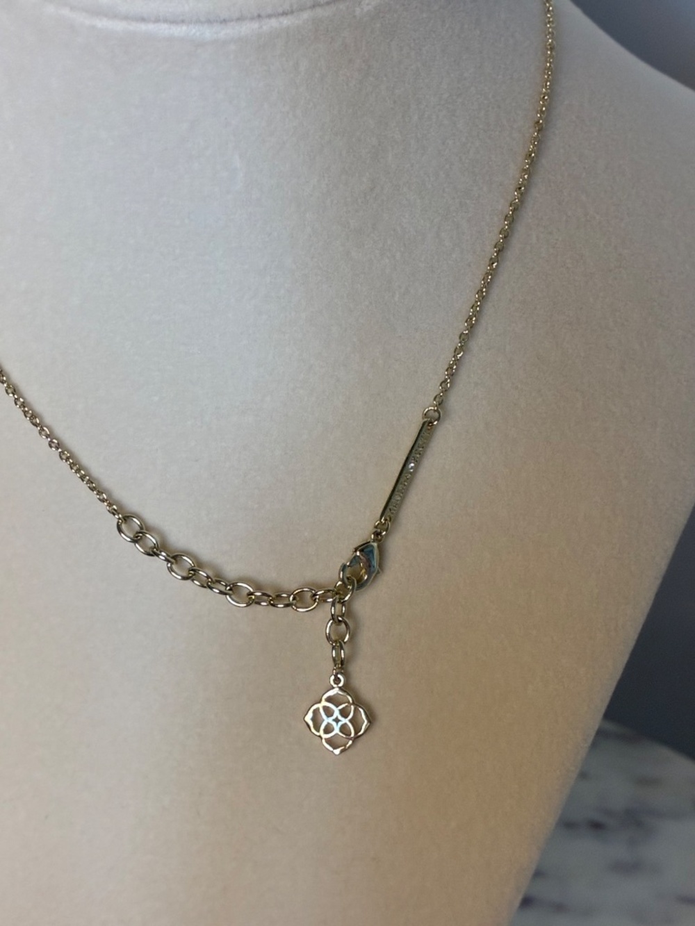 Kendra Scott Elisa necklace with red stone - Picture 4 of 5